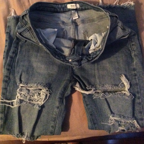 Distressed Jeans - Picture 5 of 7
